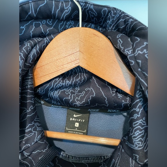 Nike hoodie, women’s large - Picture 3 of 3